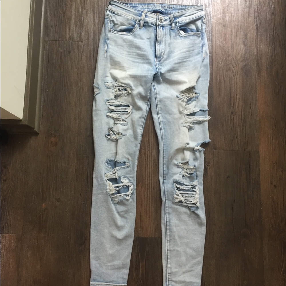 Ripped American eagle skinny jeans